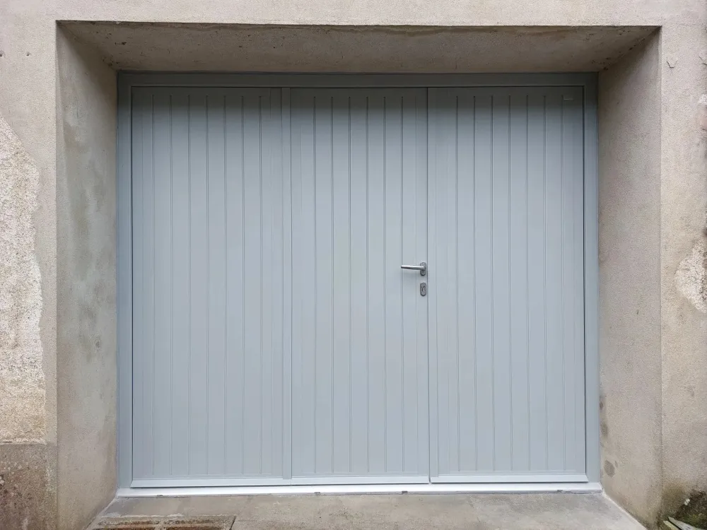 porte de garage près de Neuville-aux-Bois